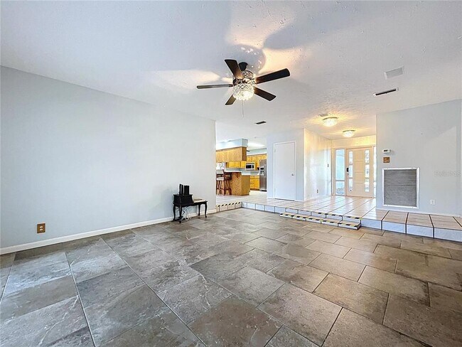 Building Photo - 1601 Riverhills Dr