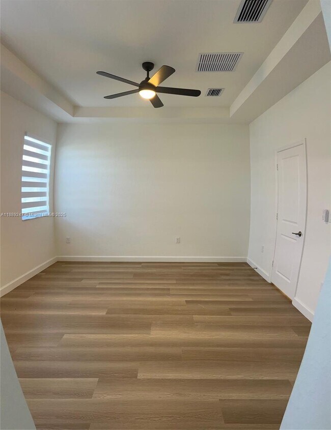 Building Photo - 2651 SE 24th Dr