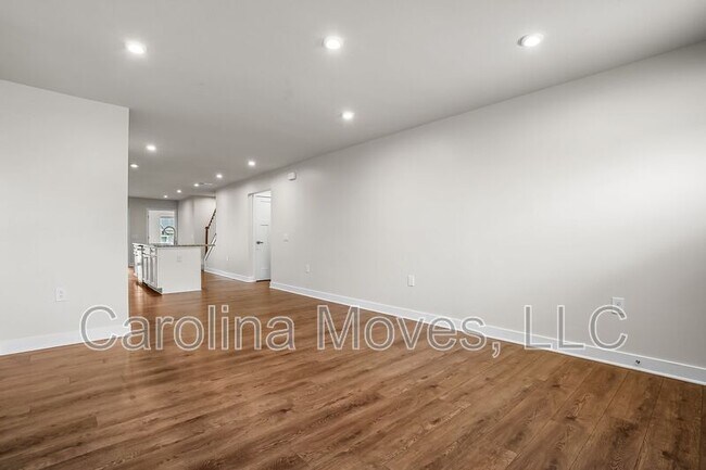 Building Photo - 124 Tassin St