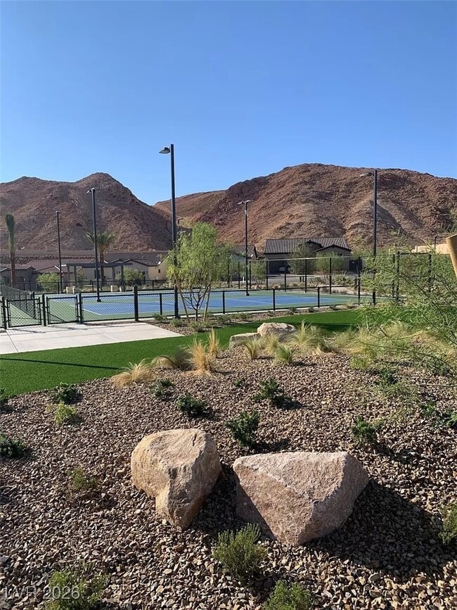 Building Photo - 92 Lake Oasis St