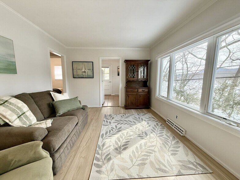 Building Photo - 11 Bogus Hill Rd