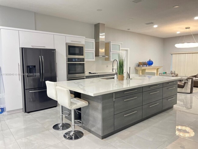 Building Photo - 10664 Paso Fino Dr