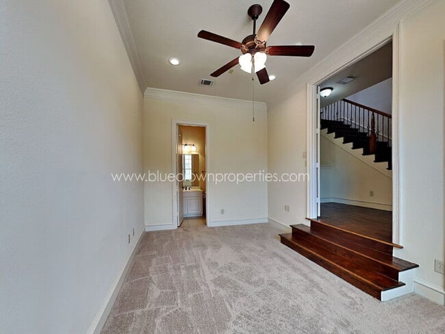 Building Photo - 4037 Winsor Dr