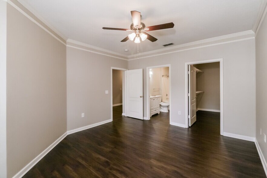 Building Photo - 17980 Villa Creek Dr