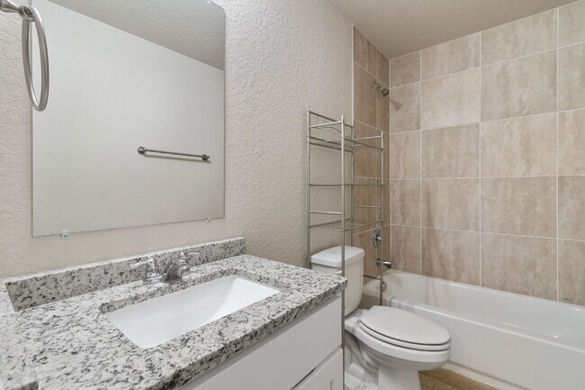 Building Photo - 7314 Savannah Brooks