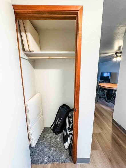 Building Photo - 329 Bessie St