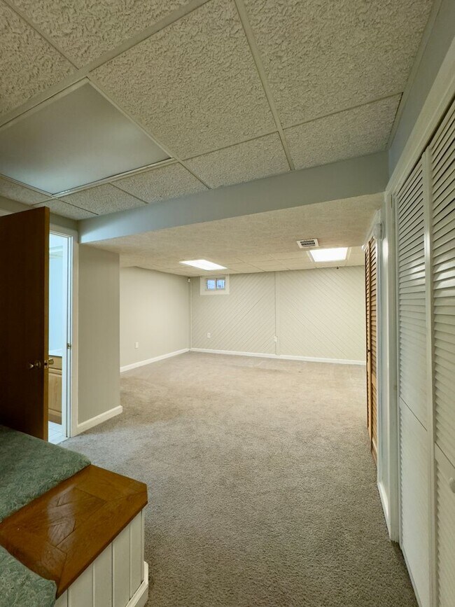Building Photo - 5371 King Arthur Cir