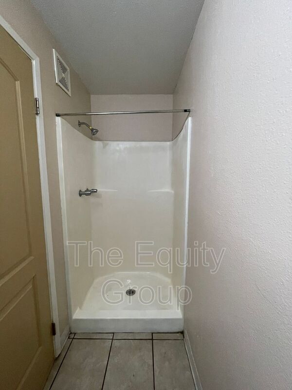 Building Photo - 32606 Rd 124