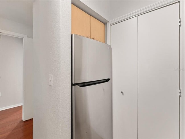 Building Photo - 200 4th Ave S