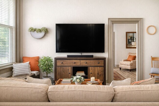 Building Photo - 101 Algoma Blvd