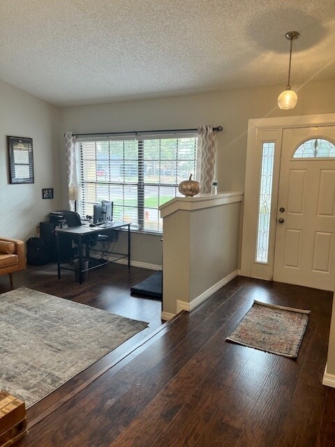 Building Photo - Beautiful Like New Home For Rent in Brandon!