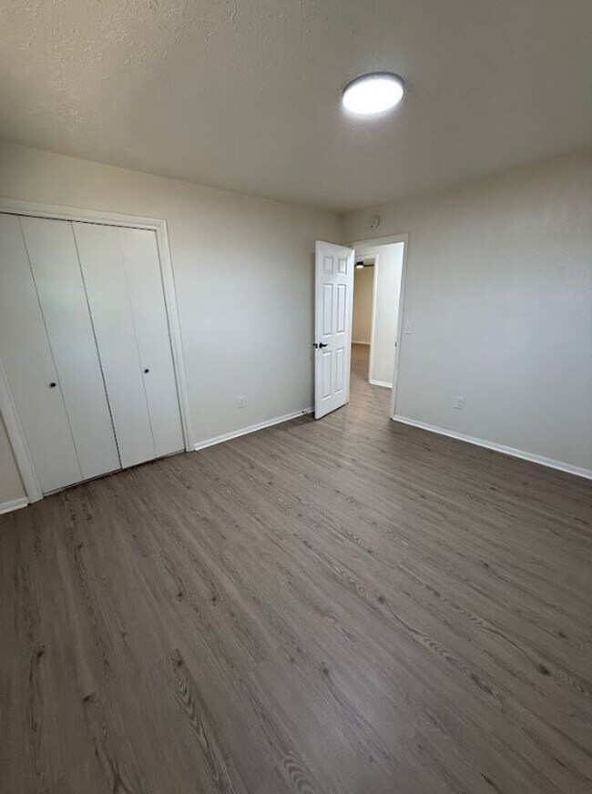 Building Photo - 5 Bedroom Rent to Own Home Available!