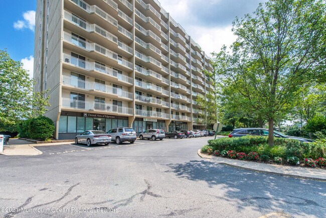 Building Photo - 1055 River Rd