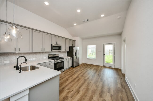 Building Photo - 8046 Kay Hbr Dr