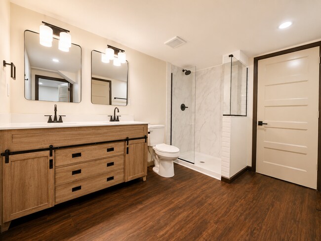 Building Photo - 9610 Britannia Ct