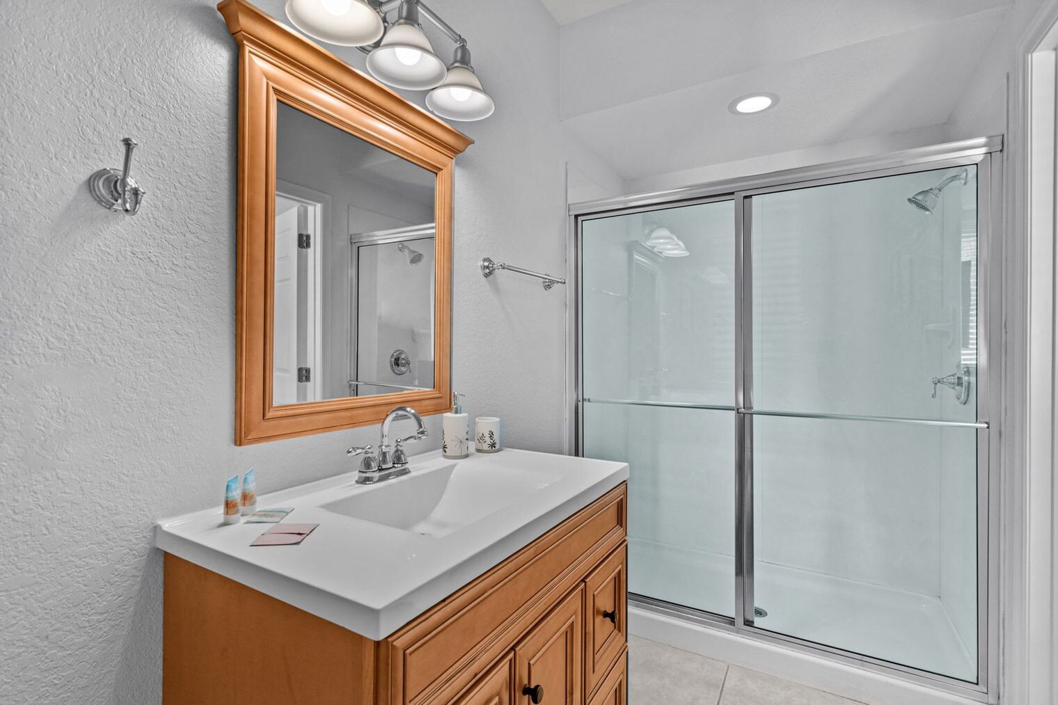Building Photo - 8013 Cool Breeze Dr