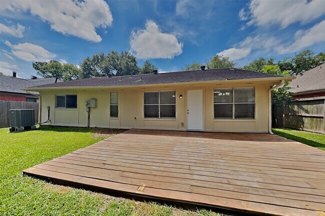 Building Photo - 4519 Kimball Dr