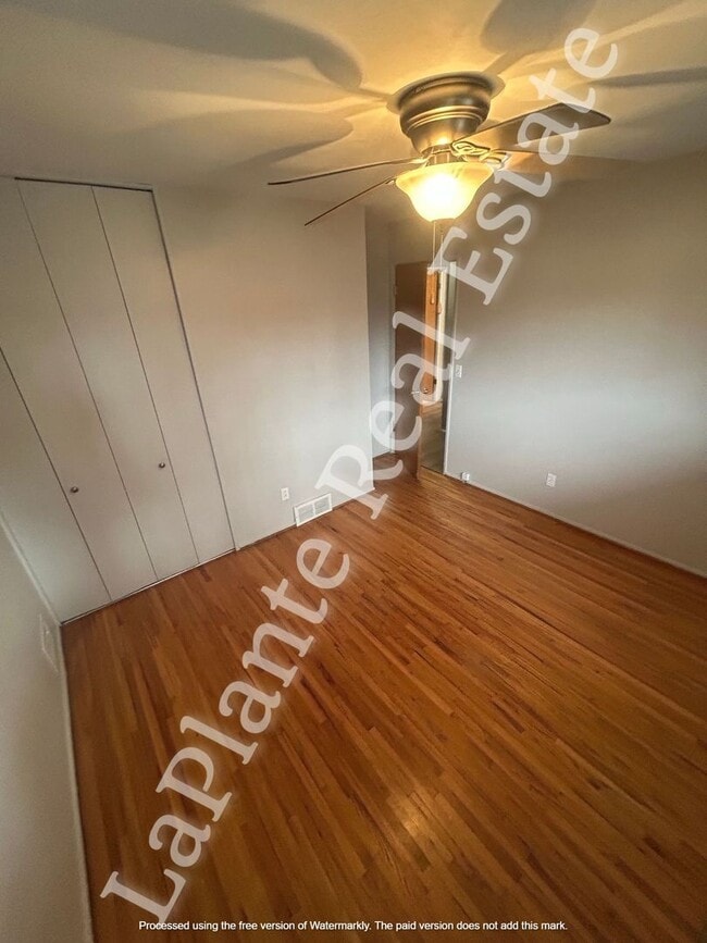 Building Photo - Charming 3-bedroom, 2-bathroom home located in the heart of Maumee