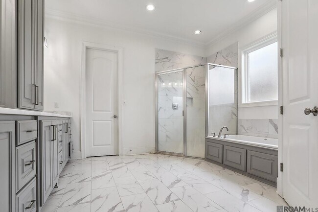 Building Photo - 17331 Fox Glove Ave