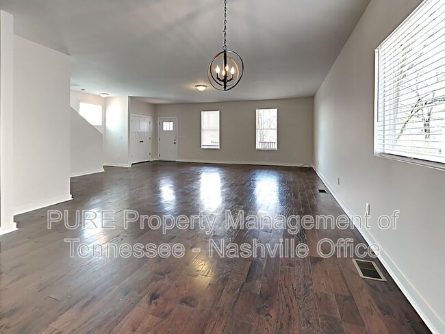 Building Photo - 303 Gatewood Ave