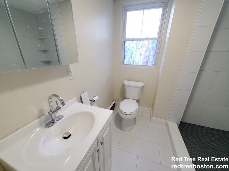 Building Photo - 71 Winchester St