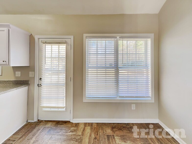 Building Photo - 5911 Dunn Rd