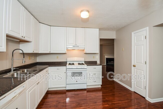 Building Photo - 3459 Lee Ct