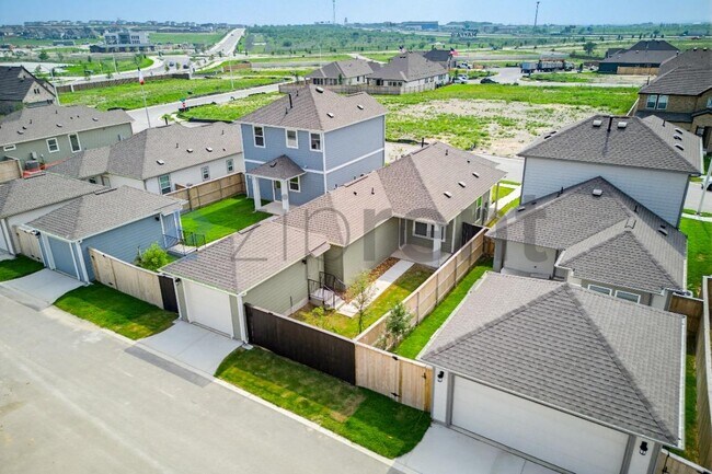 Building Photo - 131 Trifle Trl