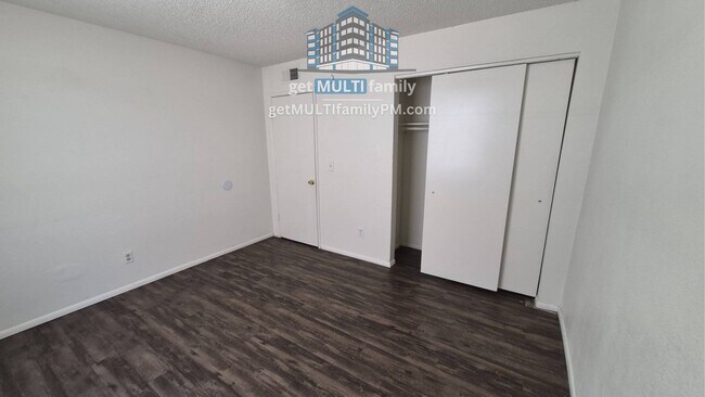 Building Photo - 334 N McQueen Rd