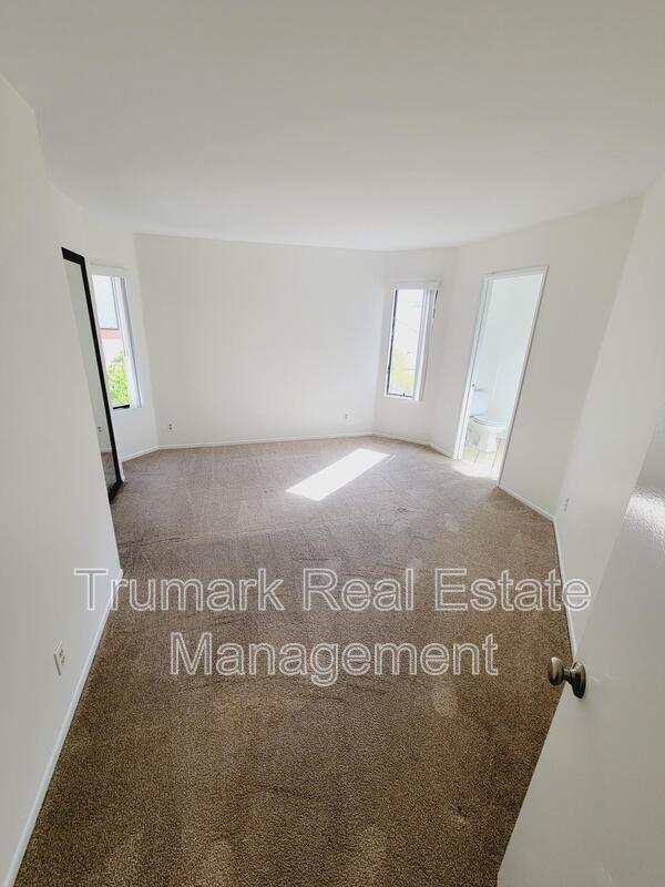 Building Photo - 416 W Milford St