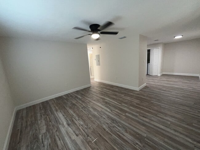 Building Photo - 534 Charles Ct