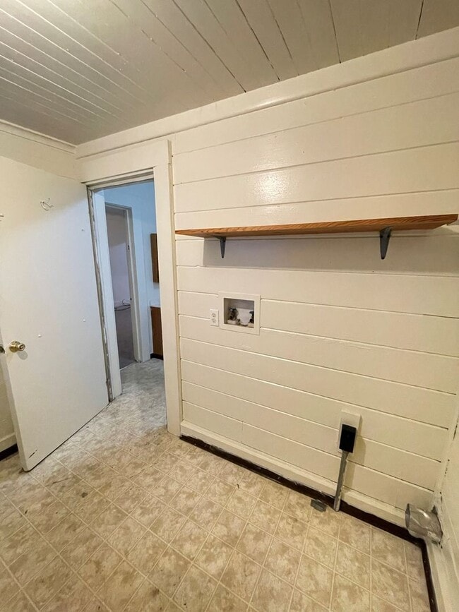 Building Photo - Charming 2 Bedroom, 1 Bathroom Home in Rio Dell, CA