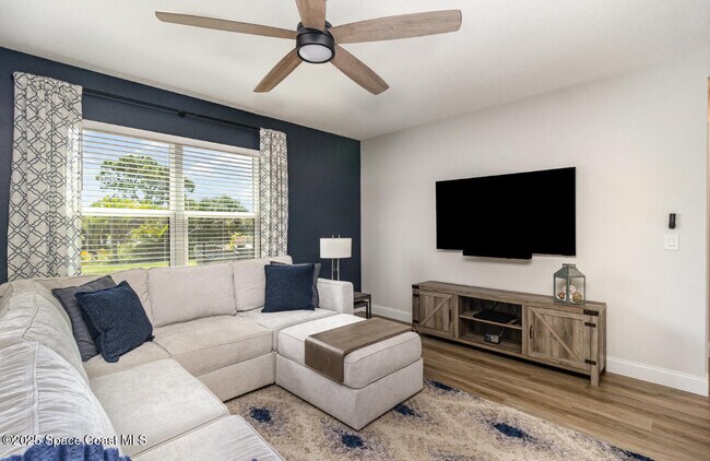Building Photo - 7389 Tourmaline Dr