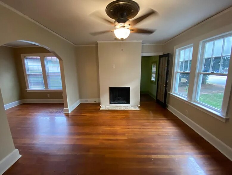 Building Photo - 3026 Church St