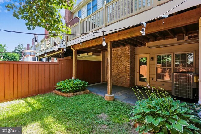 Building Photo - 417 Winding Rose Dr