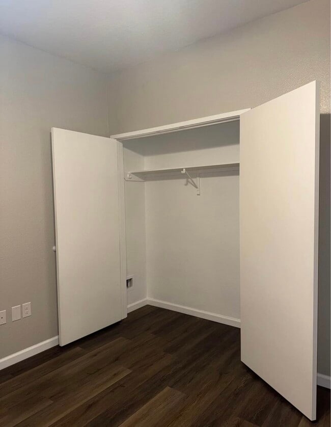 Building Photo - 4741 Providence St