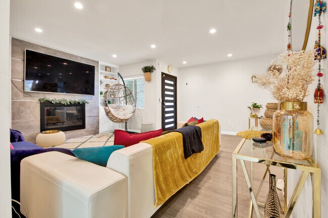 Building Photo - 17969 Collins St