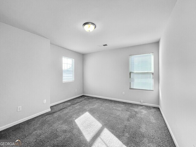 Building Photo - 172 Daisy Cir