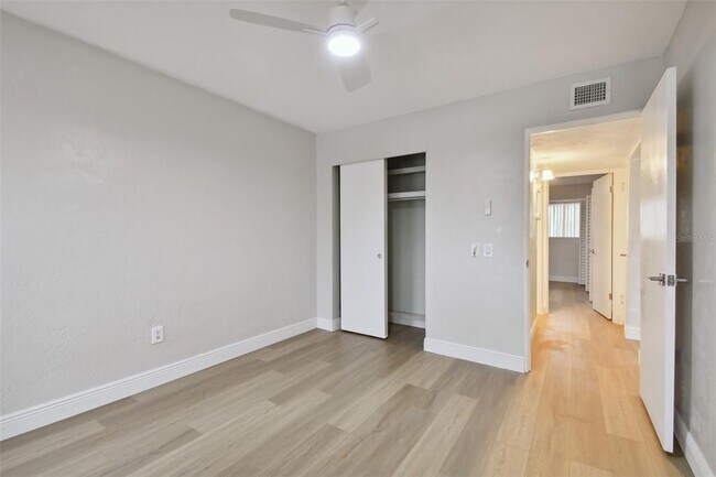 Building Photo - 2433 Brazilia Dr