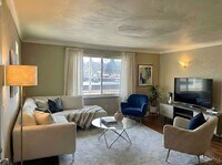 Building Photo - 1222 Broadway Ave