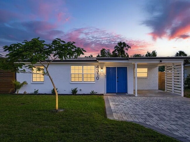 Building Photo - Fully Furnished South Tampa Retreat | Flexible Lease Terms