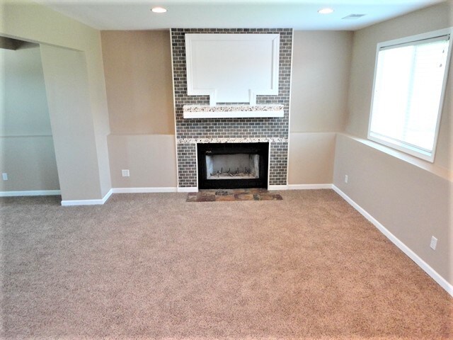 Building Photo - 1801 Winger Dr