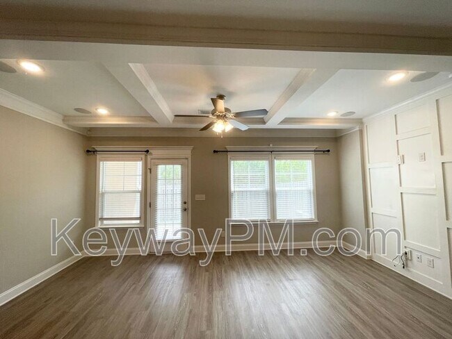 Building Photo - 301 Sumac Trail