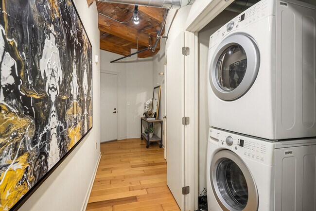 Building Photo - 1408 12th Ave