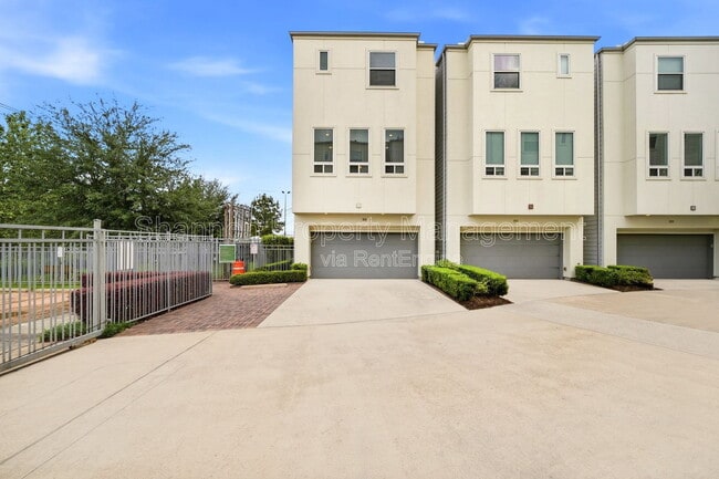 Building Photo - 3131 Leeland St