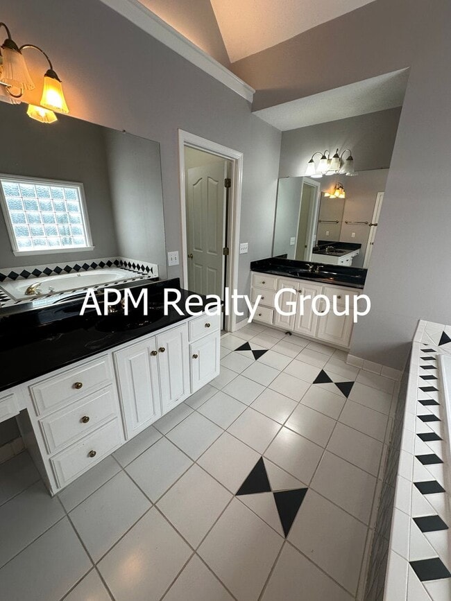 Building Photo - 109 Rolling Creek Cir