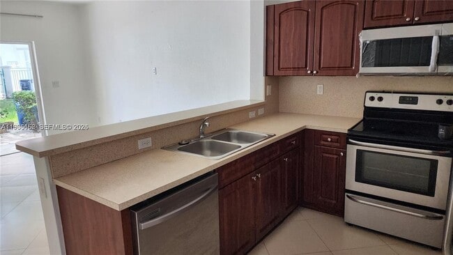 Building Photo - 8450 SW 150th Ave