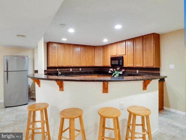 Building Photo - 8464 Hessian Hill Ct