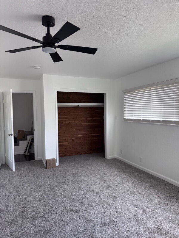 Building Photo - 2445 Town Cir