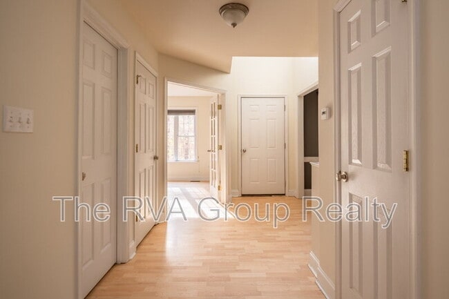 Building Photo - 79 River Run Ln